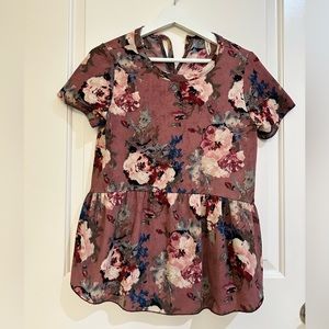 Peplum floral tee size small